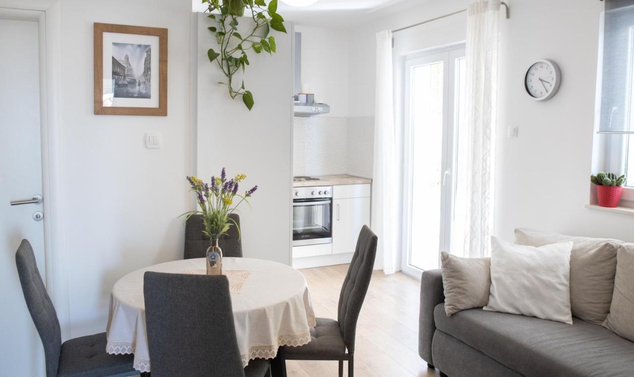 מאקרסקה Apartman Grepo מראה חיצוני תמונה